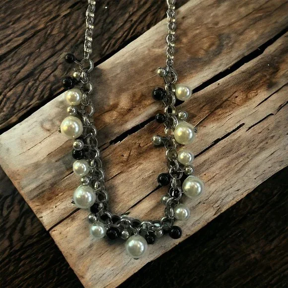Womens Necklace Jewelry 10.25" Choker Faux Pearl Beads White Black Grey Costume - Picture 1 of 16